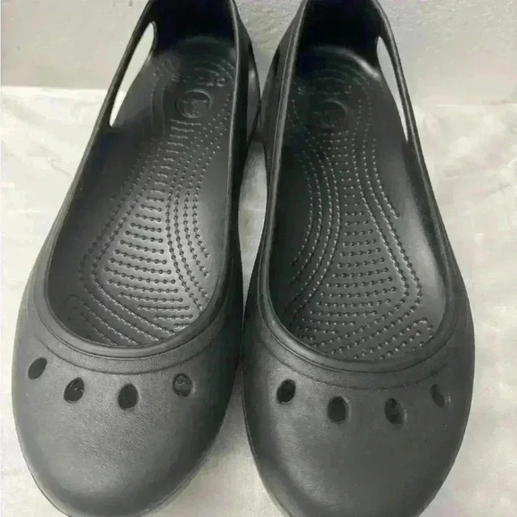 Women Crocs size 10 W used like a new - Picture 2 of 6